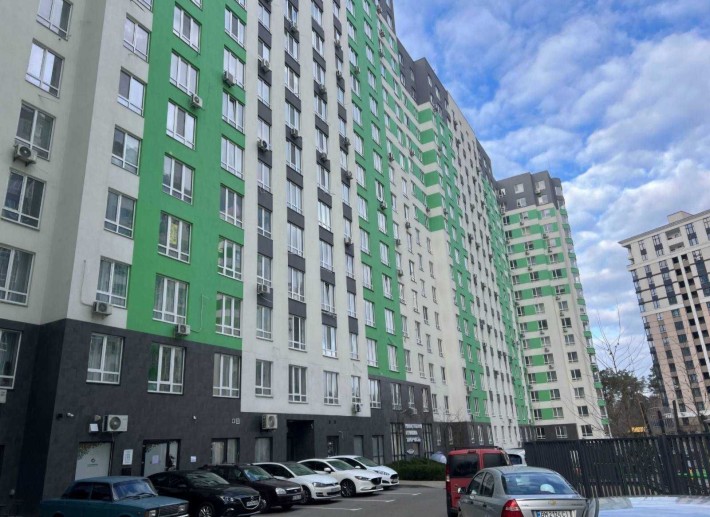 Дуже простора комерція біля Центрального парку! 253 кв.м. - фото 1