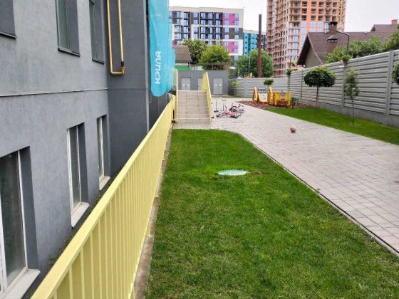 В зданому будинку продається дуже світле дешеве комерційне приміщення Івано-Франківськ