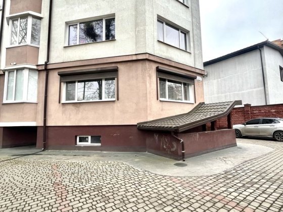 ТЕРМІНОВИЙ продаж комерції в центрі міста. вул.Литовська Рівне