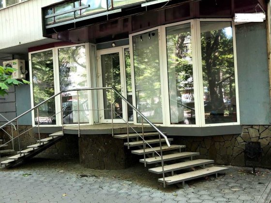 Продам отличный магазин на Днепровском рынке Херсон