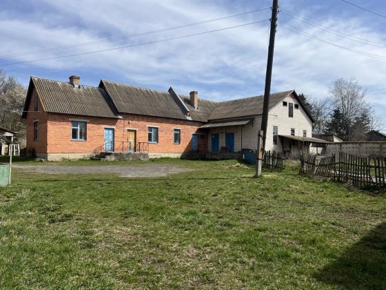 Продається комплекс приміщень в селі Бугрин Ровно