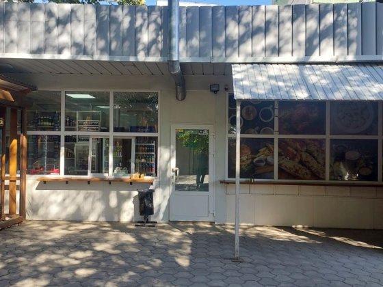 Кафе в Чернівцях на зупинці Черновцы