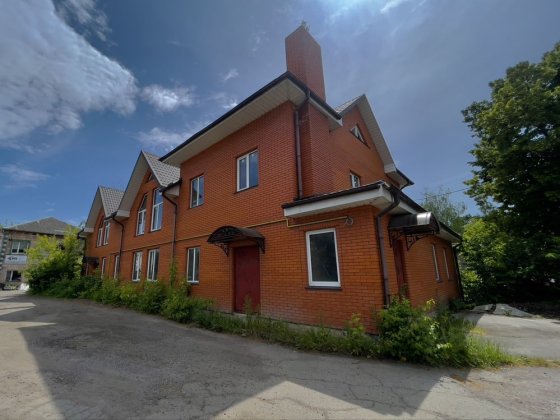 Продаж 495 м2 комерційного приміщення на Соборній Ровно