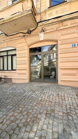 Продається фасадне приміщення Площа Філармонії - фото 1