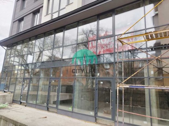 Продається просторе комерційне приміщення сучасному ЖК Діамант Хол Ивано-Франковск