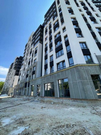 Продаж приміщення вул.Львівська.  Новобудова. Повний фасад. - фото 1