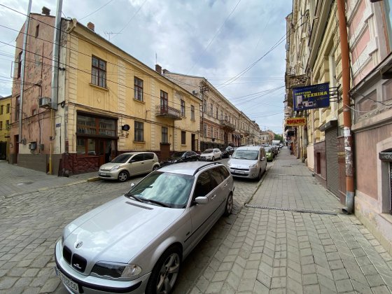 Нерухомість з землею 13 соток під будівництво (реконструкцію) Центр Черновцы