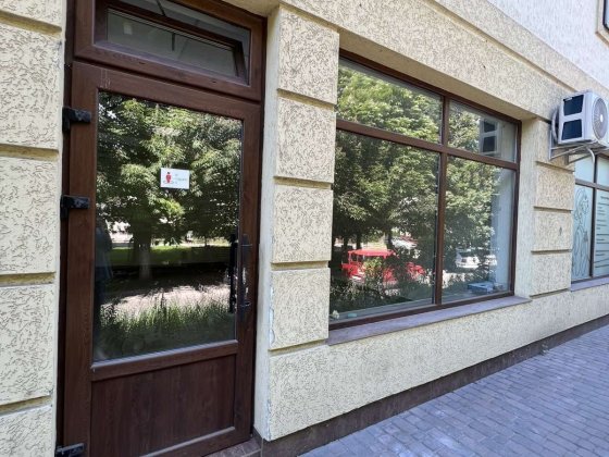 Продаж комерційного приміщення|магазин|центр|офіс|фасад|фединця|салон Ужгород
