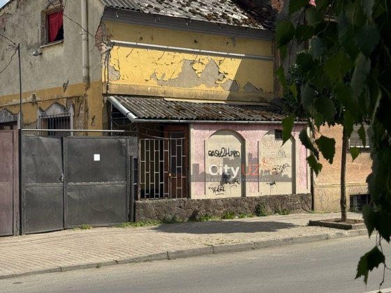 Терміновий продаж приміщення у центрі міста Ужгород
