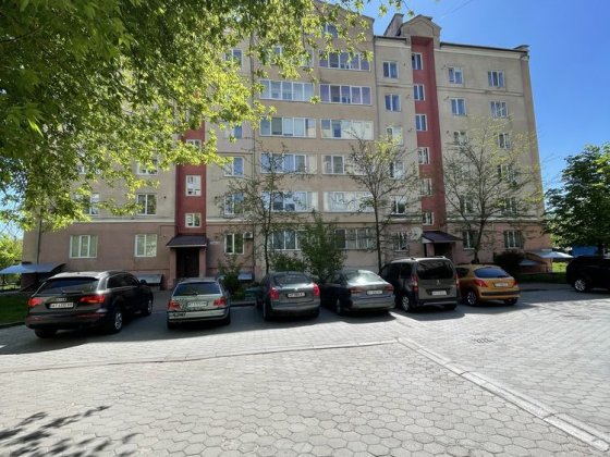 Продам цокольне приміщення біля Велесу Івано-Франківськ