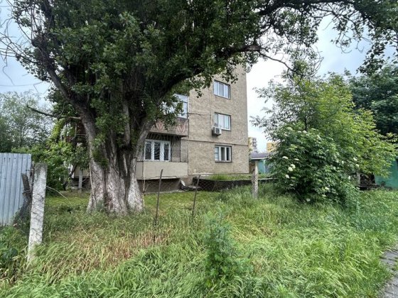 Продам 2 кімнатну квартиру для комерціі на «Пяному базарі» Ужгород