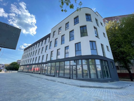 Продаж торгово-офісної будівлі Тернополь