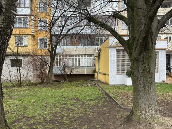 Продаж квартири під  фасадне комерційне приміщення Черновцы