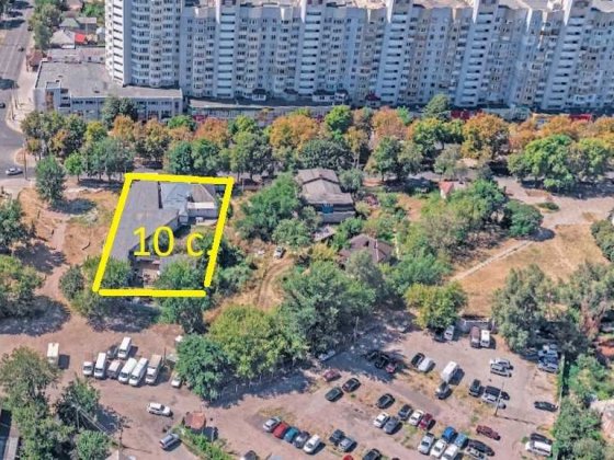 Продам приміщення на бульварі Шевченка 317 на 10 сотках у власності Черкаси