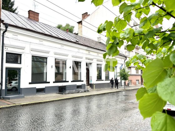 Продаж приміщення з ремонтом центр Черновцы