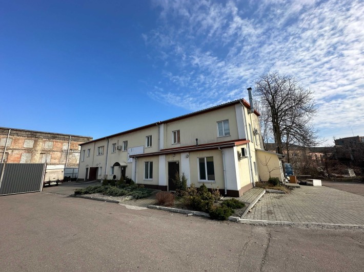 Продається будівля 813м2 по вул.Добровольского 1, р-н 700-річчя. - фото 1