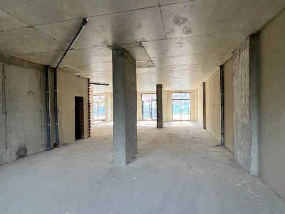 Продам велике і функціональне приміщення на 1 поверсі в центрі  міста Івано-Франківськ