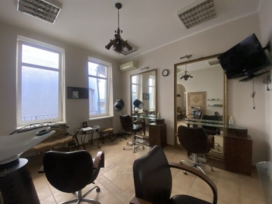 Продається готовий бізнес в історичному центрі міста. Ужгород