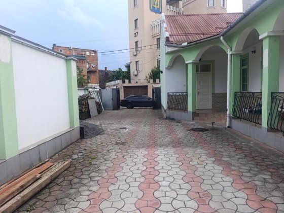 Приміщення під комерцію Ужгород