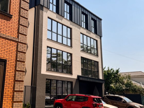 Торгового офісне приміщення р-н Центр вул М.  Грушевського, 1200м2 Черкаси