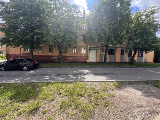 Продам фасадне приміщення в центрі міста під комерцію ву Коцюбинського Чернігів
