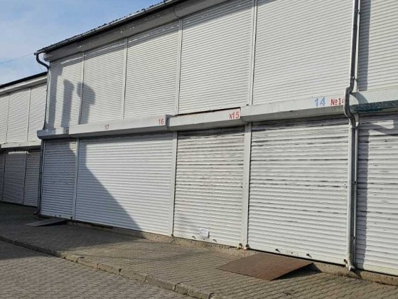 Торгове місце контейнер 40т нижня стоянка Добробуту (є 5 шт підряд) Чернівці