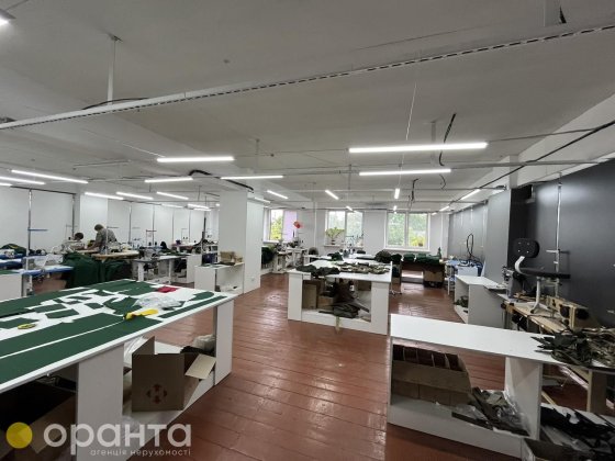 Продаж цілого поверху комерціних приміщень 654 м² близько центру Тернопіль