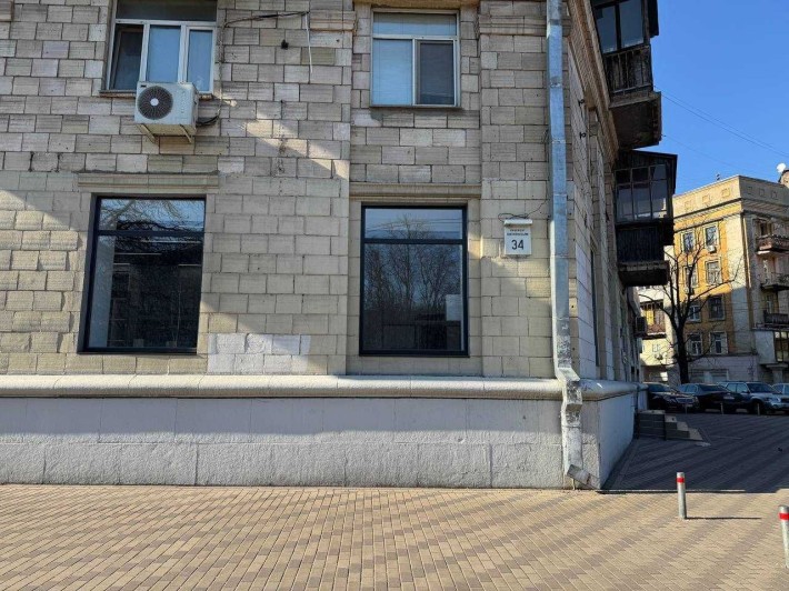 Комерційне приміщенняСолом`янка,просп.Повітрофлотський 34,площа 167 м2 - фото 1