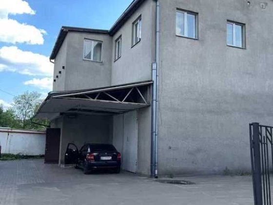 Продам 2 окремі будівлі на приватизованій території ! Київ! є орендарі Київ