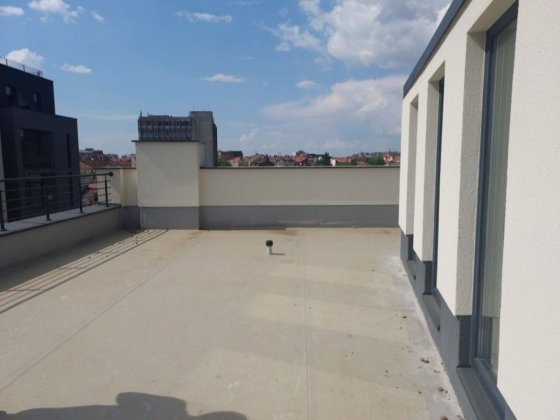 Продаж 3-пов. будівлі Ужгород