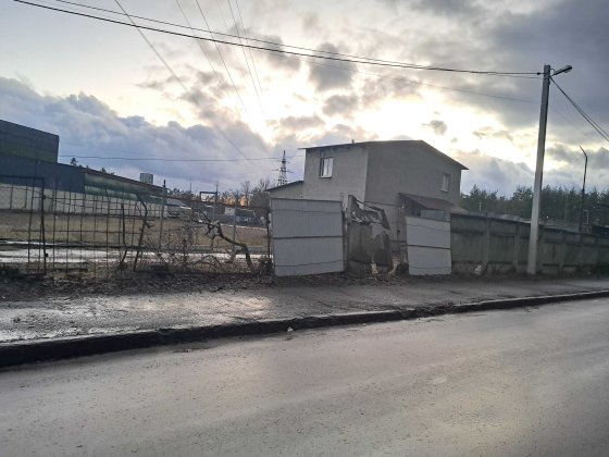 Продам виробничу базу (приміщення, територію) Чернигов