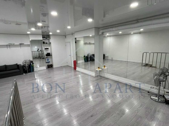 БЕЗ КОМІСІЇ Продам Комерційне приміщення з ремонтом вул Глибочицька 13 Киев