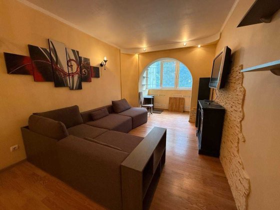 Продаж квартири під комерцію. 2 кімнати.З підвалом.Центр міста. ID:726 Киев