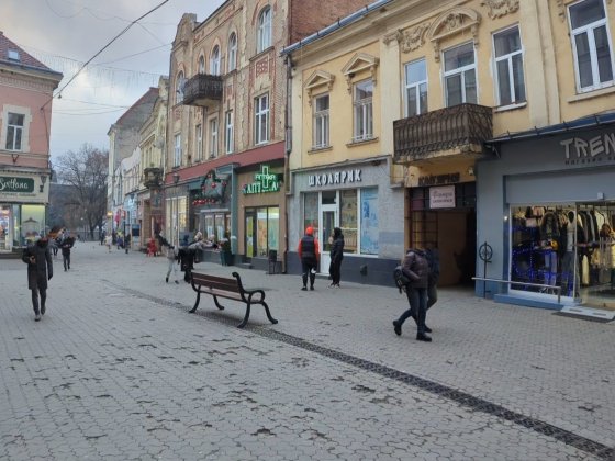 Корзо 11,у провулку комерція Ужгород