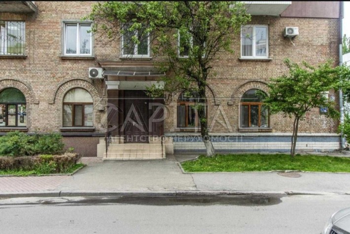Продаж фасадного приміщення на Печерськувул. Немировича-Данченка 14/13 - фото 1
