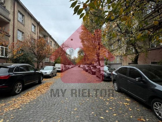 Продаж комерційного приміщення Набережна Незалежності Ужгород