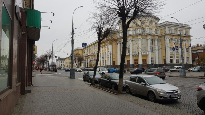 Продаж фасадного приміщення в самісінькому центрі Вінниці. 169м.кв. - фото 1