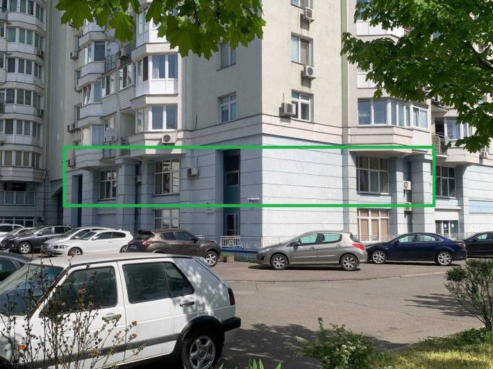 Фасадне Комерційне Приміщення, Окремий Вхід Метро Чернігівська S=209m2 - фото 1