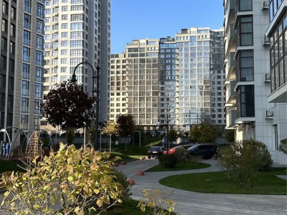 Продаж  фасадного приміщення на вїзді в жк Новопечерські Липки Київ