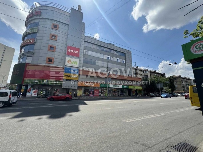 Нежитлове приміщення, пр-т Миру 3, Дарницька площа. 360000$ - фото 1