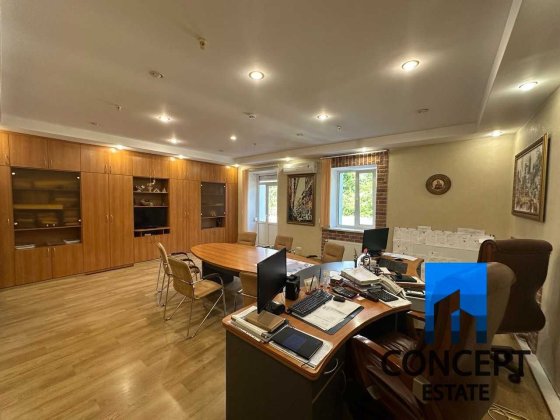 Продам действующий офис  отдельно стоящее здание на Робочей! Дніпро