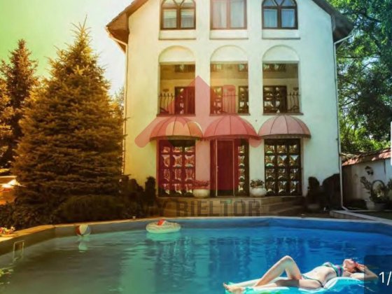 Продаж готельного комплексу в центрі міста. Ужгород