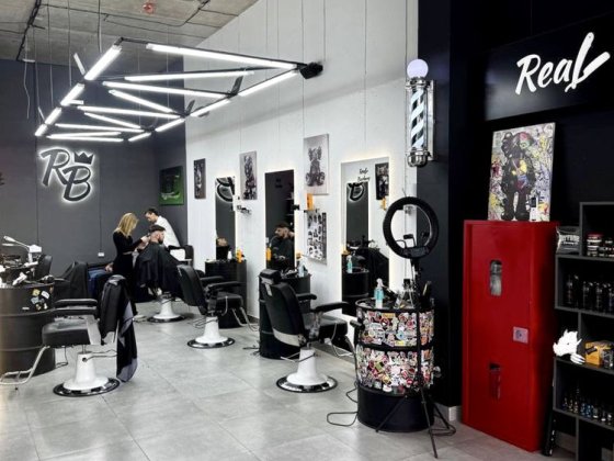 Фасадне приміщення з орендарем в ЖК "Лебединий". Вітрини, високі стелі Київ