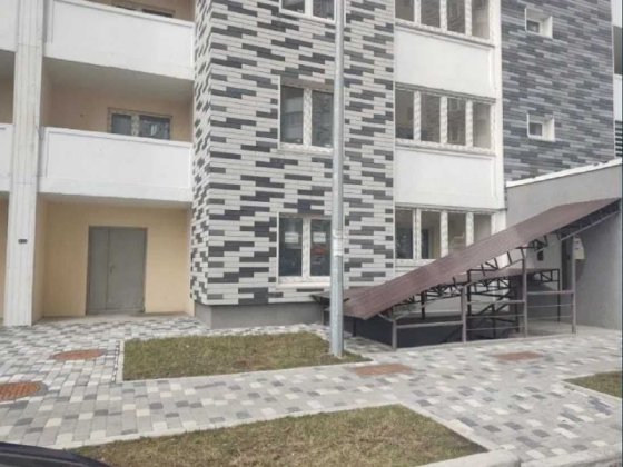 Фасадне нежитлове приміщення 83м2 ЖК Ревуцький, метро Харківська Київ