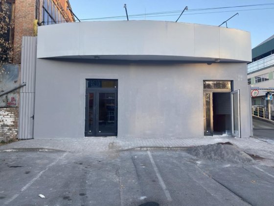 Магазин по вул. Папаніна, окремо стояча будівля. Винница