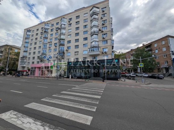 Без %. Суперфасад площа 515 м2. бульвар Лесі Українки 2. Вітрини. Київ