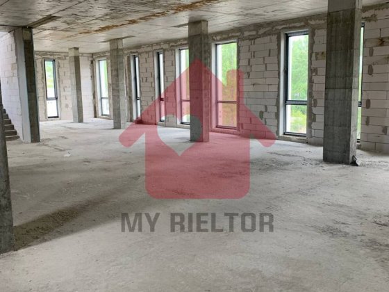 Продається комерційне приміщення площею 887м2. Ужгород