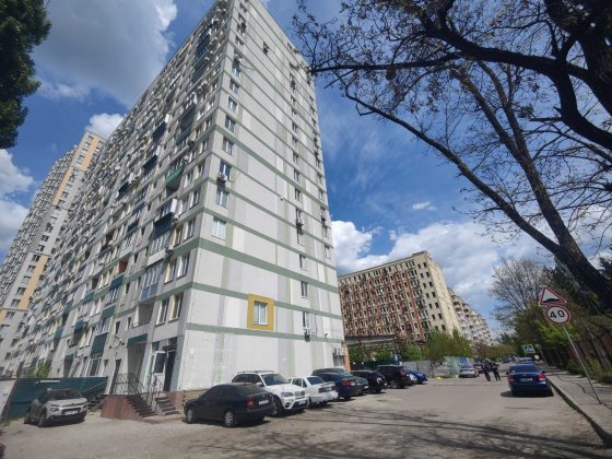 НФ фасад Клавдіївська, 40 два орендаря ЖК "Грюнвальд" Київ