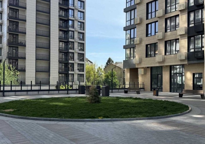 Продажа комерция под бизнес ЦЕНТР ЖК ЯР Град 157 кв м ФАСАД ДИСКОНТ - фото 1