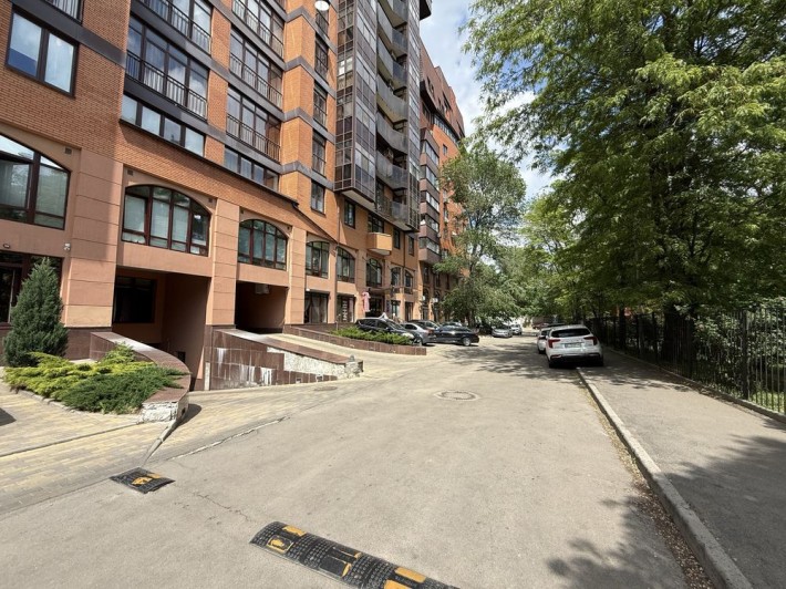Продам приміщення  в центрі 131 м.кв. - фото 1